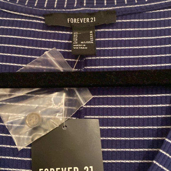 FOREVER 21 Women’s Top - Picture 2 of 8